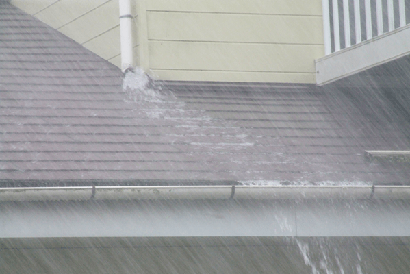 雨の日の屋根